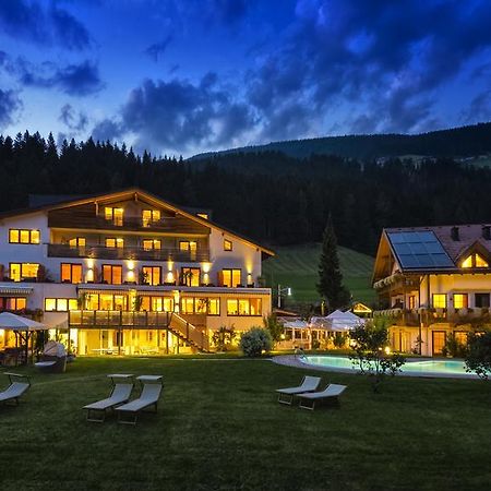 Helmhotel San Candido Bagian luar foto
