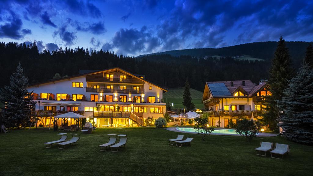 Helmhotel San Candido Bagian luar foto