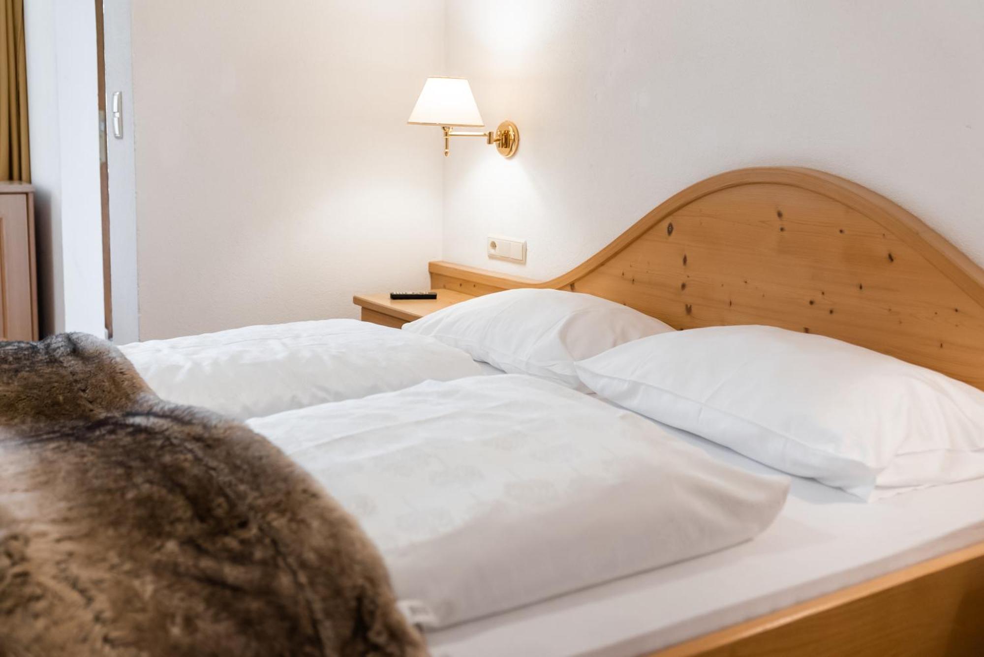 Helmhotel San Candido Ruang foto
