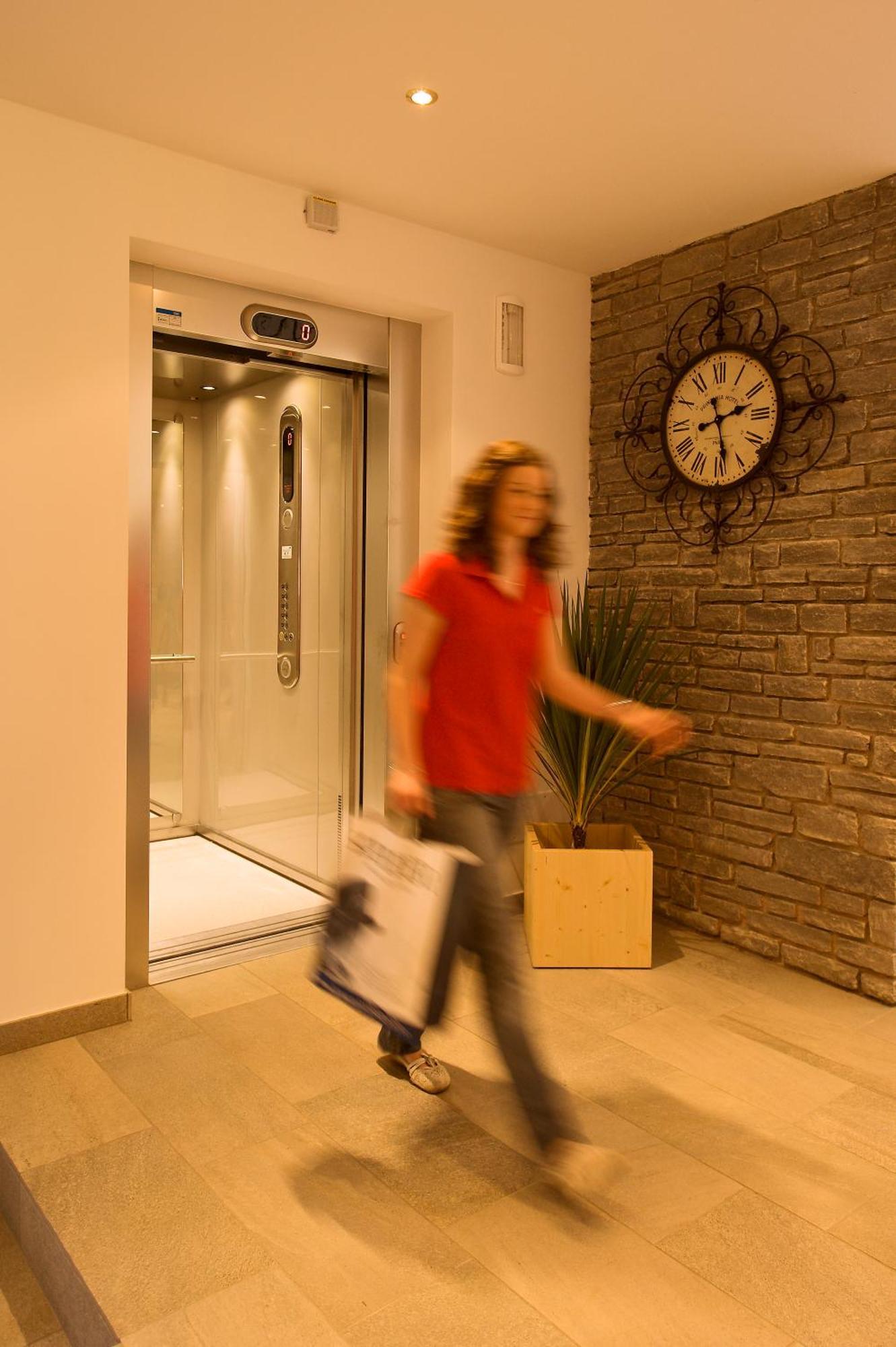 Helmhotel San Candido Bagian luar foto