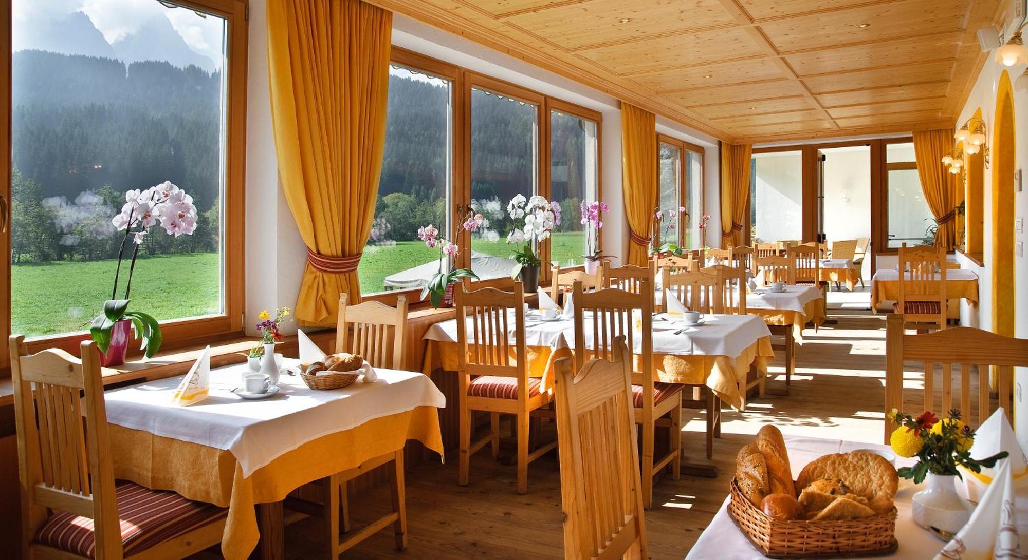 Helmhotel San Candido Bagian luar foto