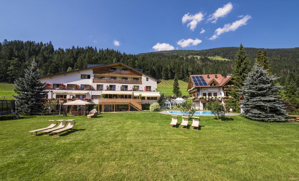 Helmhotel San Candido Bagian luar foto