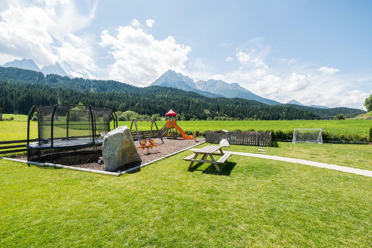 Helmhotel San Candido Bagian luar foto