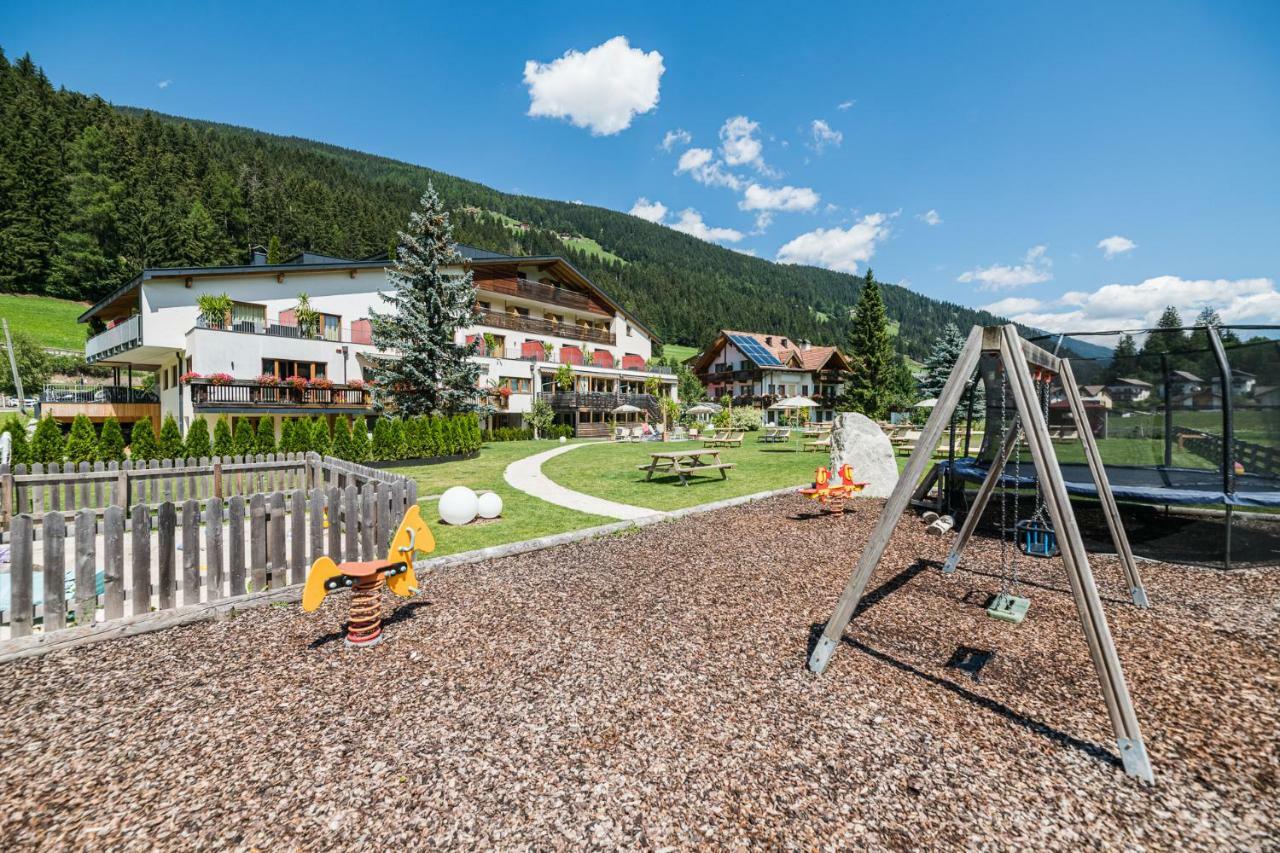 Helmhotel San Candido Bagian luar foto